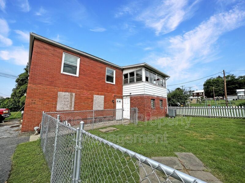 209 Peach St, Lock Haven, PA 17745 Condo for Rent in Lock Haven, PA
