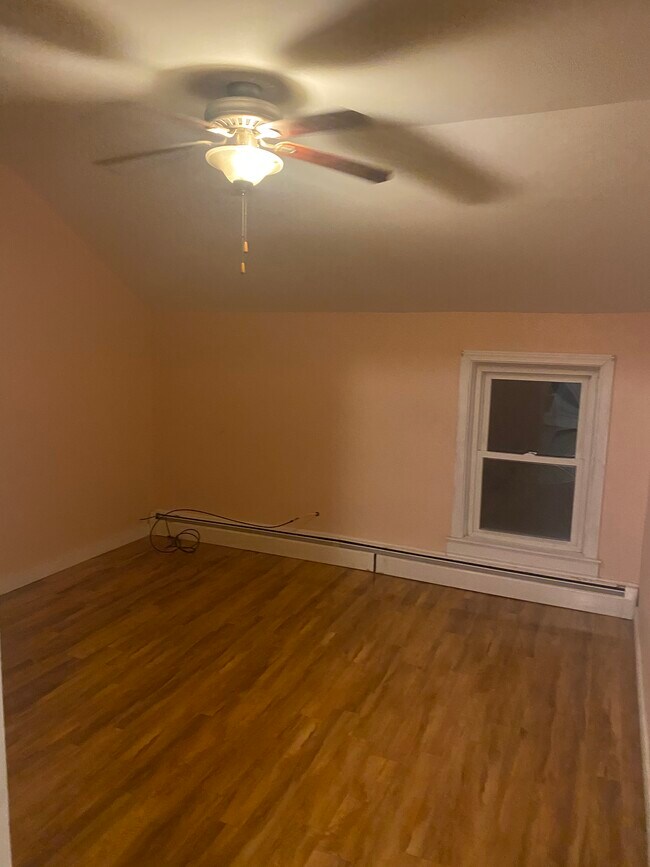 Building Photo - 15 Lucas St