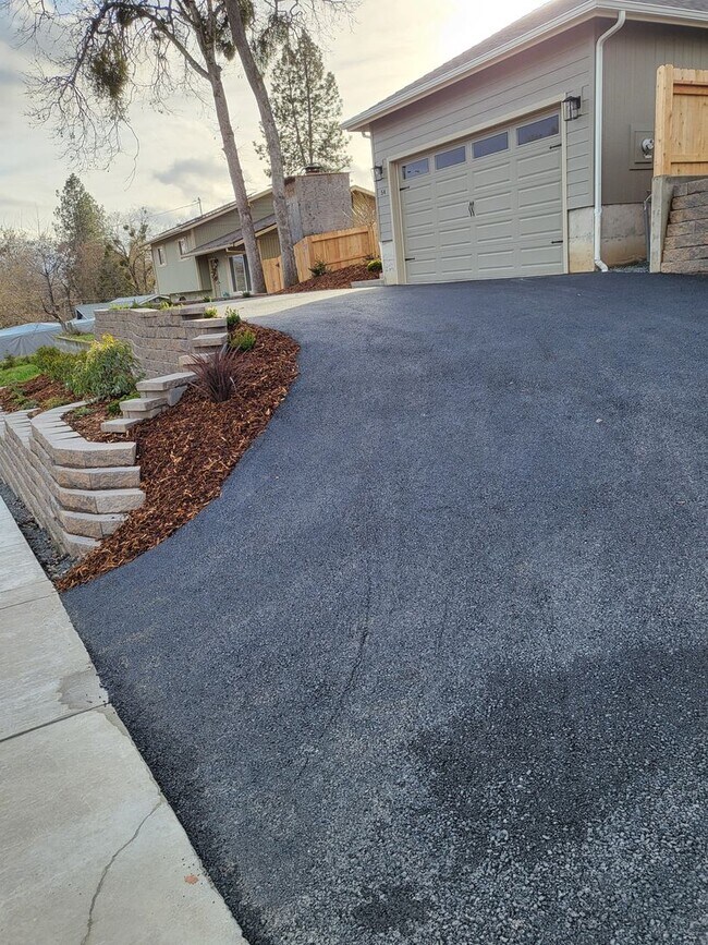 Building Photo - 2 bed 2 bath Home for rent In SW part of G...