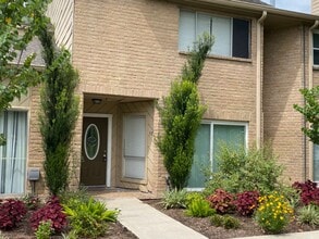 Building Photo - 12625 Memorial Dr