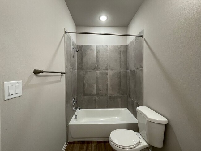Foto del edificio - Townhome for rent