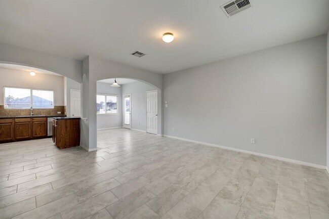 Building Photo - 6302 Provident Green Dr
