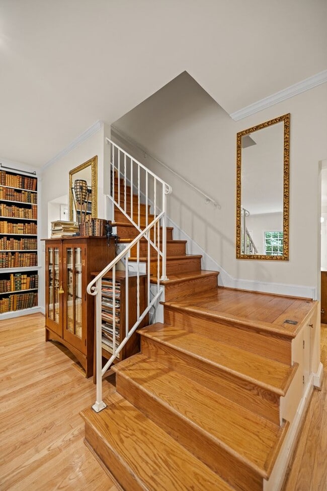 Building Photo - Foggy Bottom Home | 3 Bed | 2.5 Bath | 2,050 Sf | Large Private Patio
