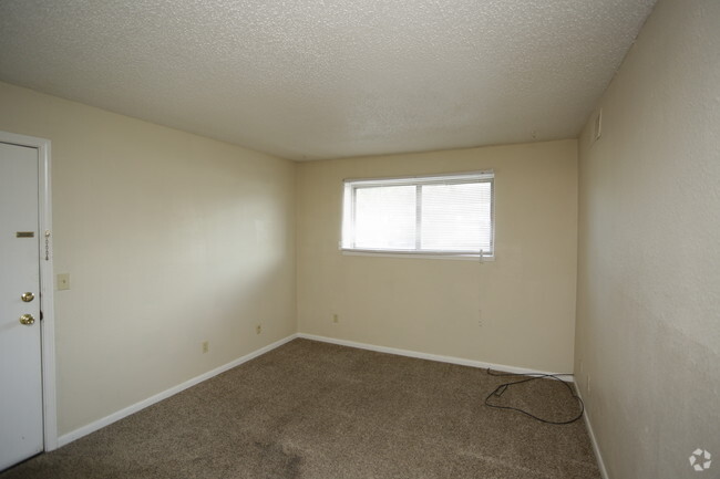 1BR, 1BA - Large_615 SF - Santa Fe Apartments