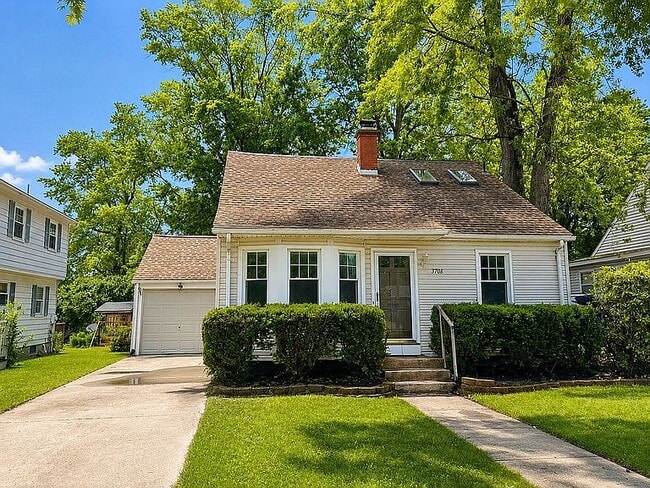 Building Photo - 3708 Iroquois Ave