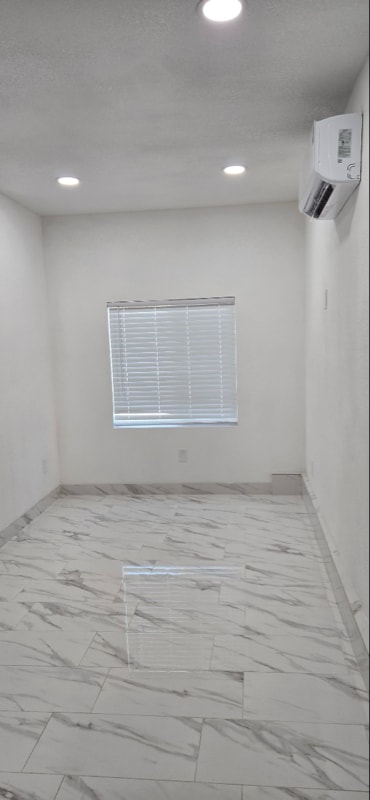 Building Photo - 3115 Belvedere Dr