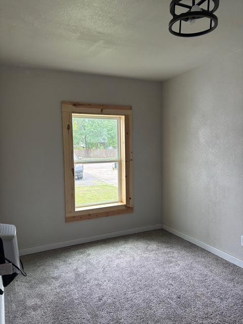 Building Photo - 406 S Fredonia St
