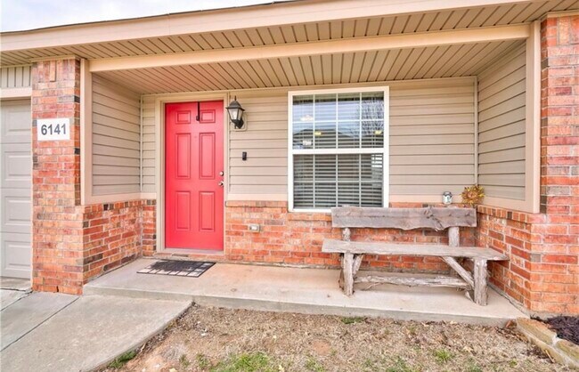 Foto del edificio - 6141 Courtyards Ct