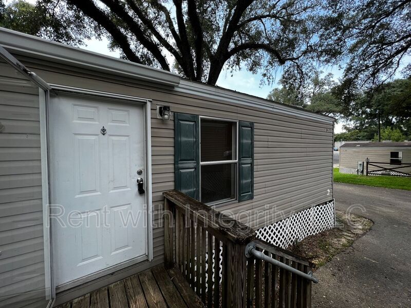 Primary Photo - 3106 Bicycle Rd