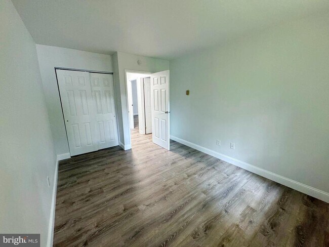 Building Photo - 400 Campbell Cir
