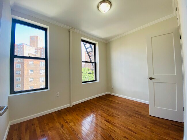 Building Photo - 133 Avenue D Ave