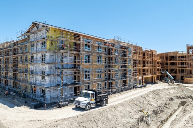 Building Photo - Marlowe Sand Canyon