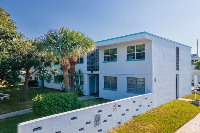 8401 N Atlantic Ave Cabo Cañaveral, FL 32920 - Atlantic Gardens Condominiums