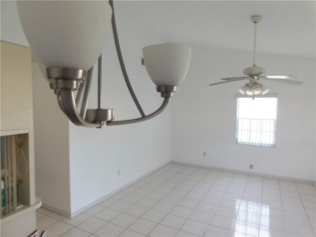 Foto del edificio - 8520 US-1