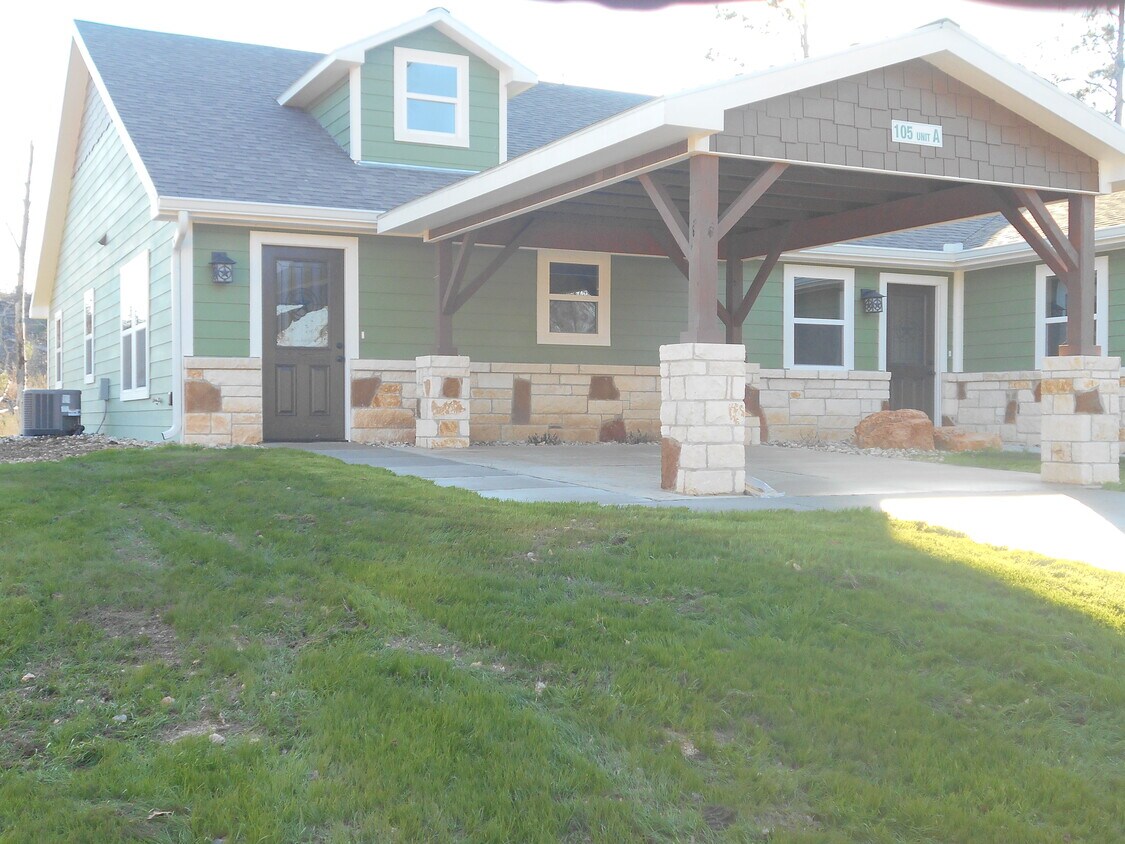 105 Kula Ct, Bastrop, TX 78602 Townhome Rentals in Bastrop TX