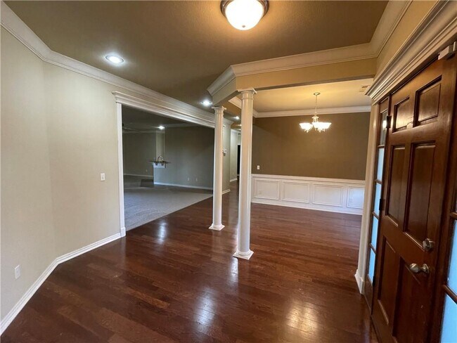 Foto del edificio - 2427 W McKinley Blvd