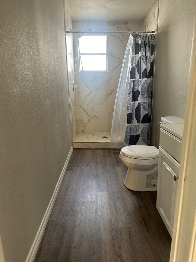 Foto del edificio - 3614 Eisenhower Rd