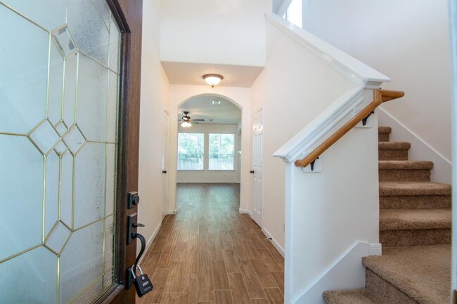 Foto del edificio - 147 Ledgestone Pl