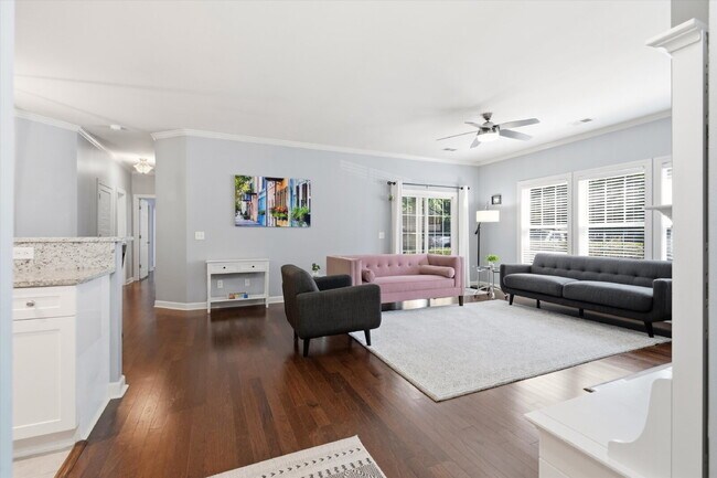 Foto del edificio - "Charming Fully Furnished 2-Bed Condo with & Granite Countertops in Charleston – 1320 Sq Ft of Co...