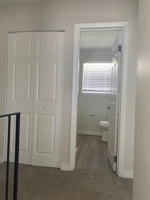 Building Photo - Oaks at Florence