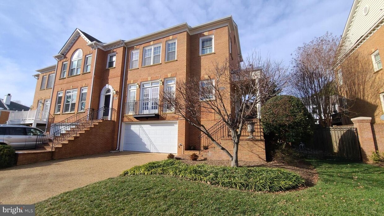 Primary Photo - 8516 Brenthill Ct