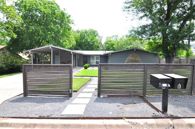 Foto del edificio - 11301 Oakwood Dr