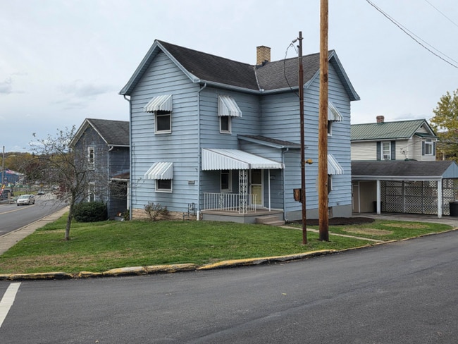 Building Photo - 1704 Broad St