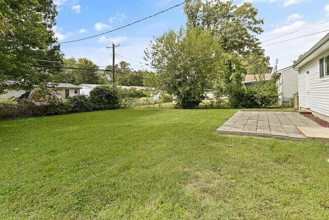 Building Photo - 532 Holiday Ave