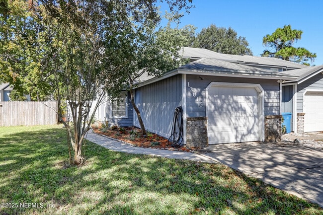 Foto del edificio - 12015 Cobblewood Ln N