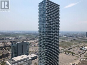 Building Photo - 950 Portage Pkwy