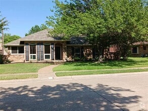 Building Photo - 124 Meadowglen Cir