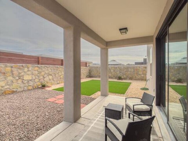 Foto del edificio - Beautiful East side House 3 Bed