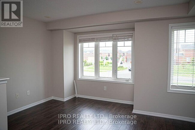 Photo du bâtiment - 6020-6020 Derry Rd