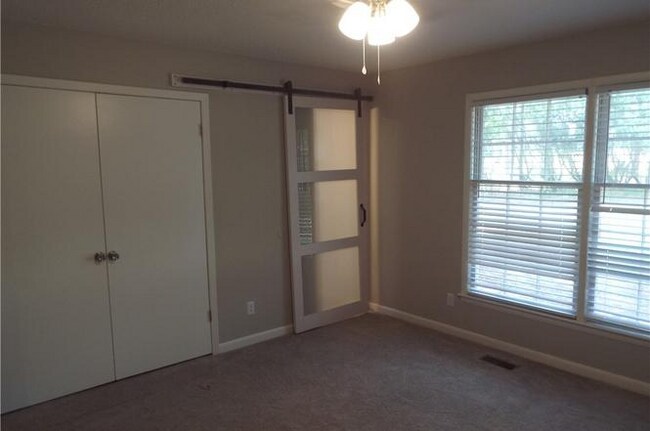 Foto del edificio - 1441 Carnsmore Dr