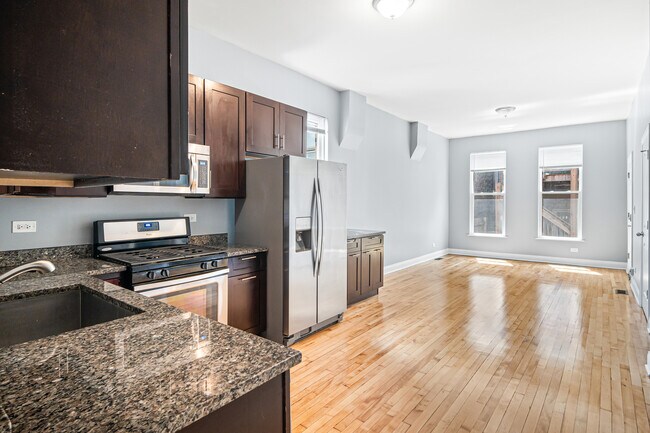 Foto del edificio - 2144 W Potomac Ave