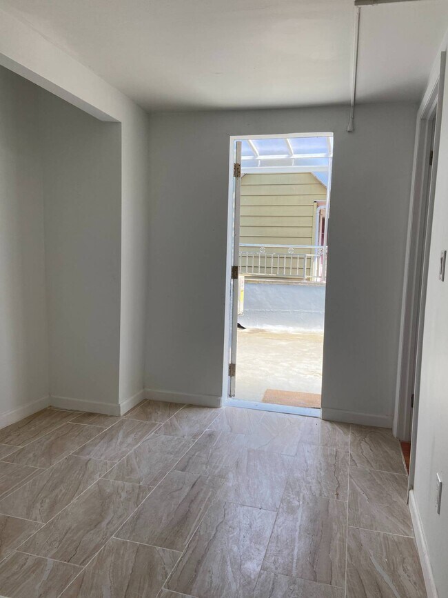 Foto del edificio - 6623 20th Ave