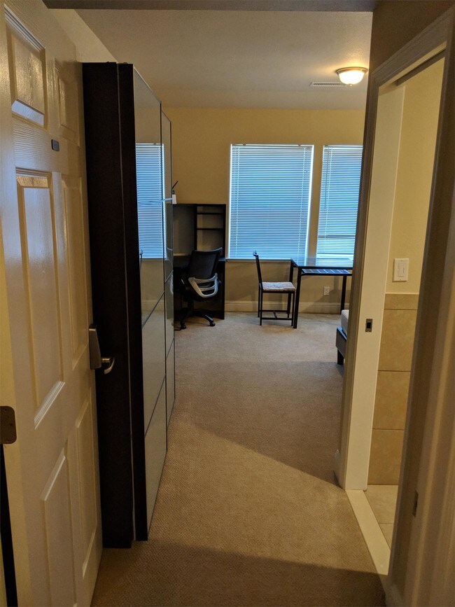 Foto del edificio - 10030 Orange Ave