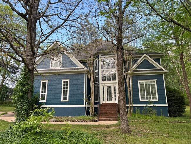 Building Photo - Signal Mountain