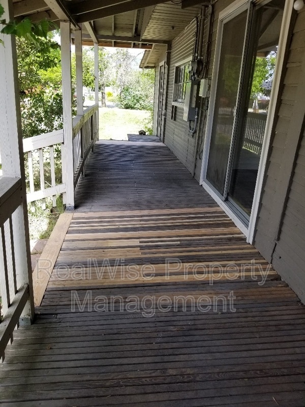 Building Photo - 1483 Fruitdale Dr