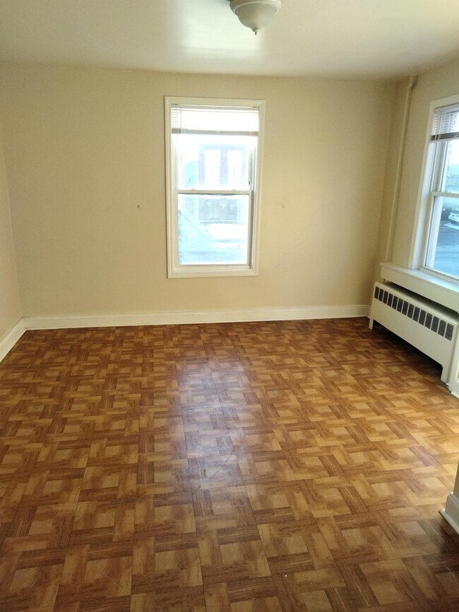 Building Photo - 470 Wethersfield Ave