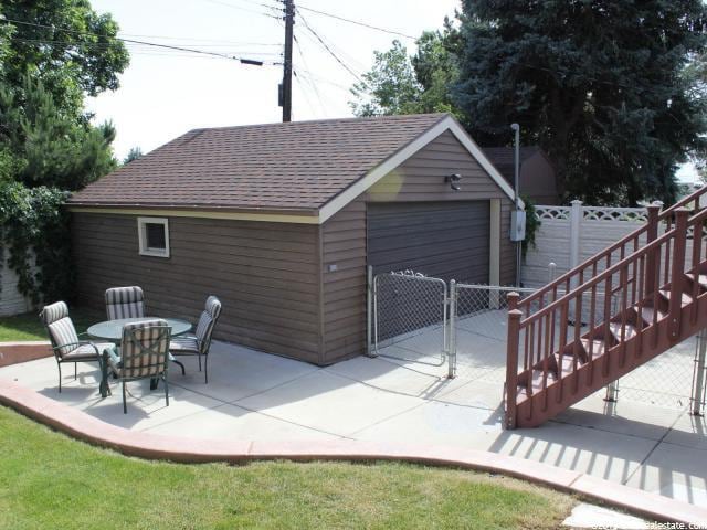 Building Photo - 2530 Blaine Ave