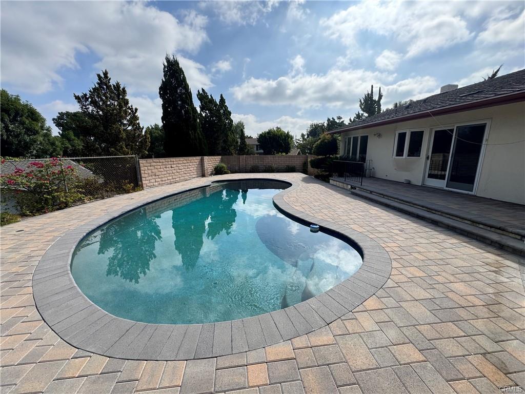 Foto del edificio - 19101 Kingsbury St