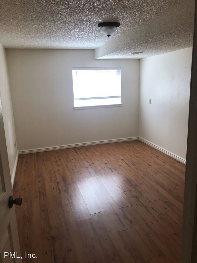 Foto del edificio - 218 E Longs Peak Ave