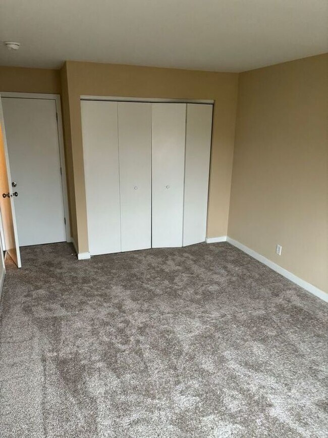 Foto del edificio - 1600 Light Road Unit 107 Oswego, IL 60543