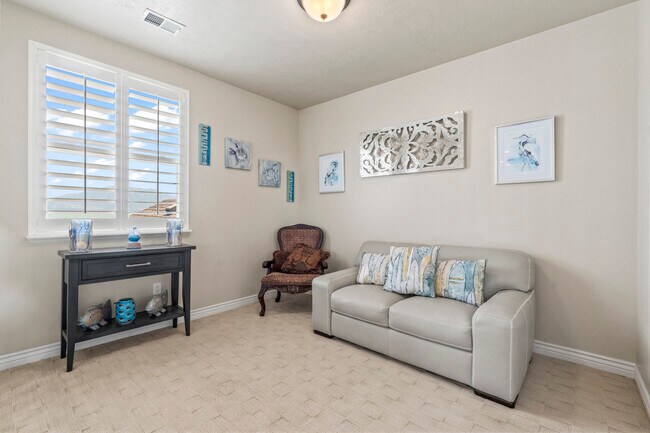 Foto del edificio - 2352 S Shorewood Dr