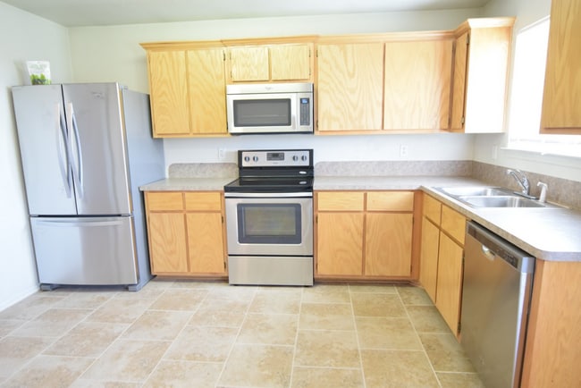 Building Photo - 3901 Bolivar Dr