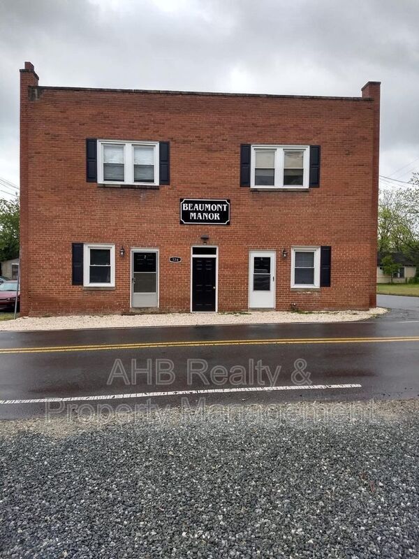 Primary Photo - 126 S Beaumont Ave