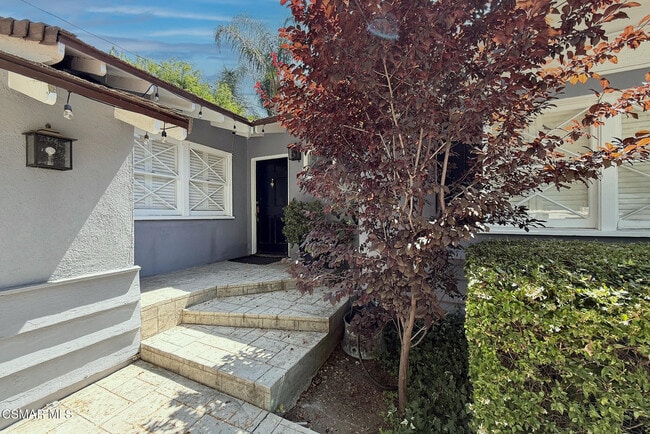 Building Photo - 4748 Conejo Ave