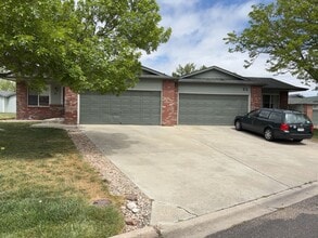 Building Photo - 850 S Overland Trail