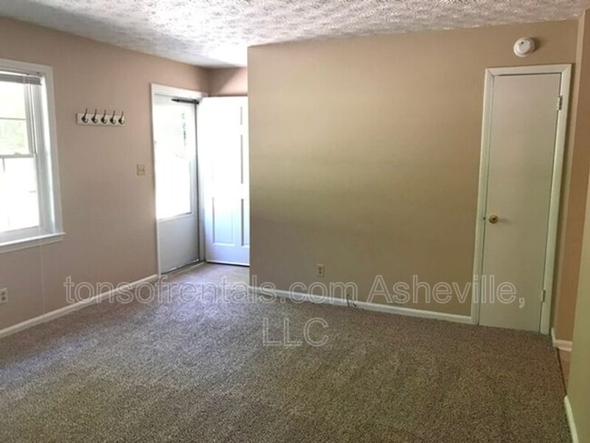 Foto del edificio - 276 Edgewood Rd